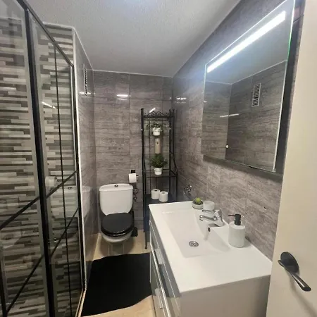 Apartamento Yanis Apartment *